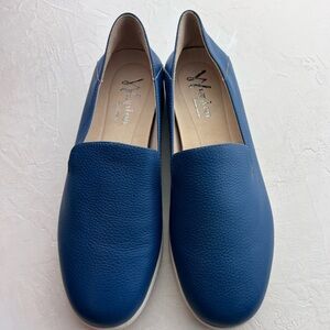 Moc Sense Tumbled Leather Loafer/Niagra